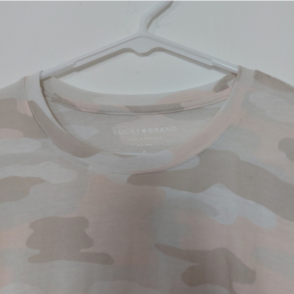 Lucky Brand Pink Camo Lightweight Tee Size S NWT - Picture 2 of 9
